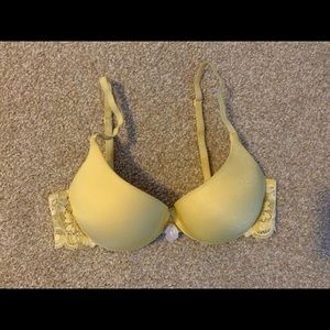 Victoria’s Secret Demi push up size 32B
